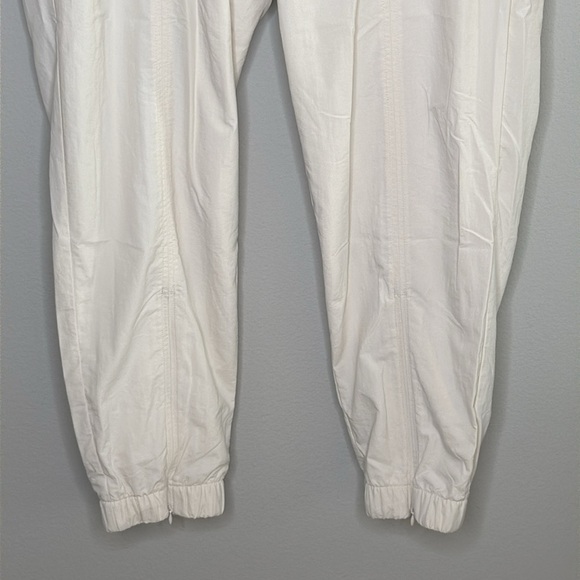 Gap GapFit Crinkle Nylon Jogger Pants in Birch (Off White) Size XL Tall NWT - Picture 5 of 11